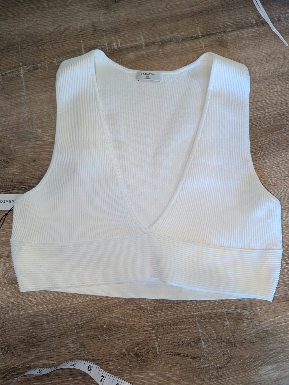 Babaton Arrizia White Ribbed V Neck Crop Top